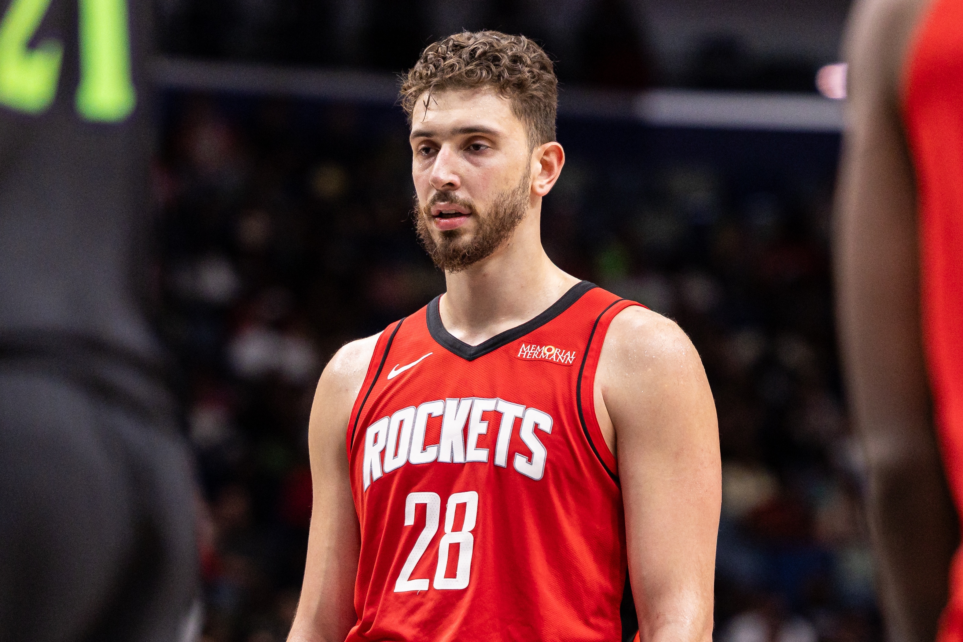 kaiyun-是否达到期待?申京本赛季场均20.4+8.9+6.2+3.2失误 命中率51.9%